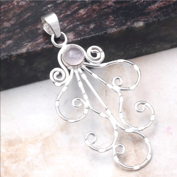 Jewelry - Large beautiful silver rose quartz pendant